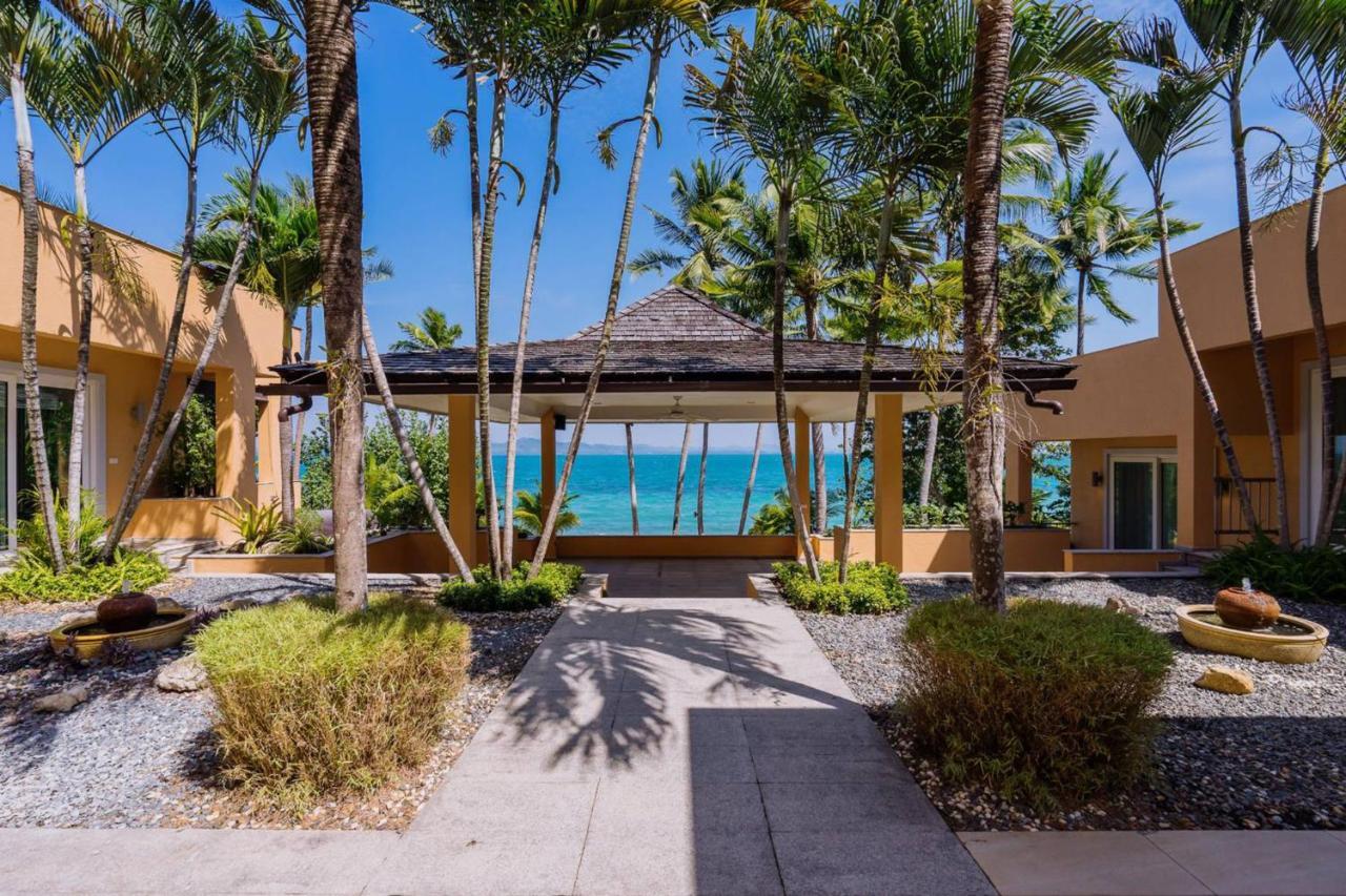 Coral Cove Beachfront - *